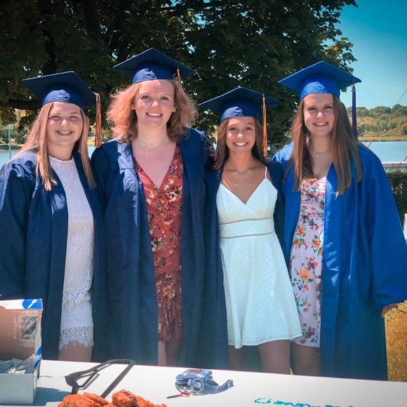 Meet your Posher, Kalli - Picture 1 of 1